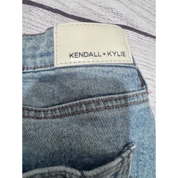 Kendall + Kylie The Icon Short - Picture 5 of 8